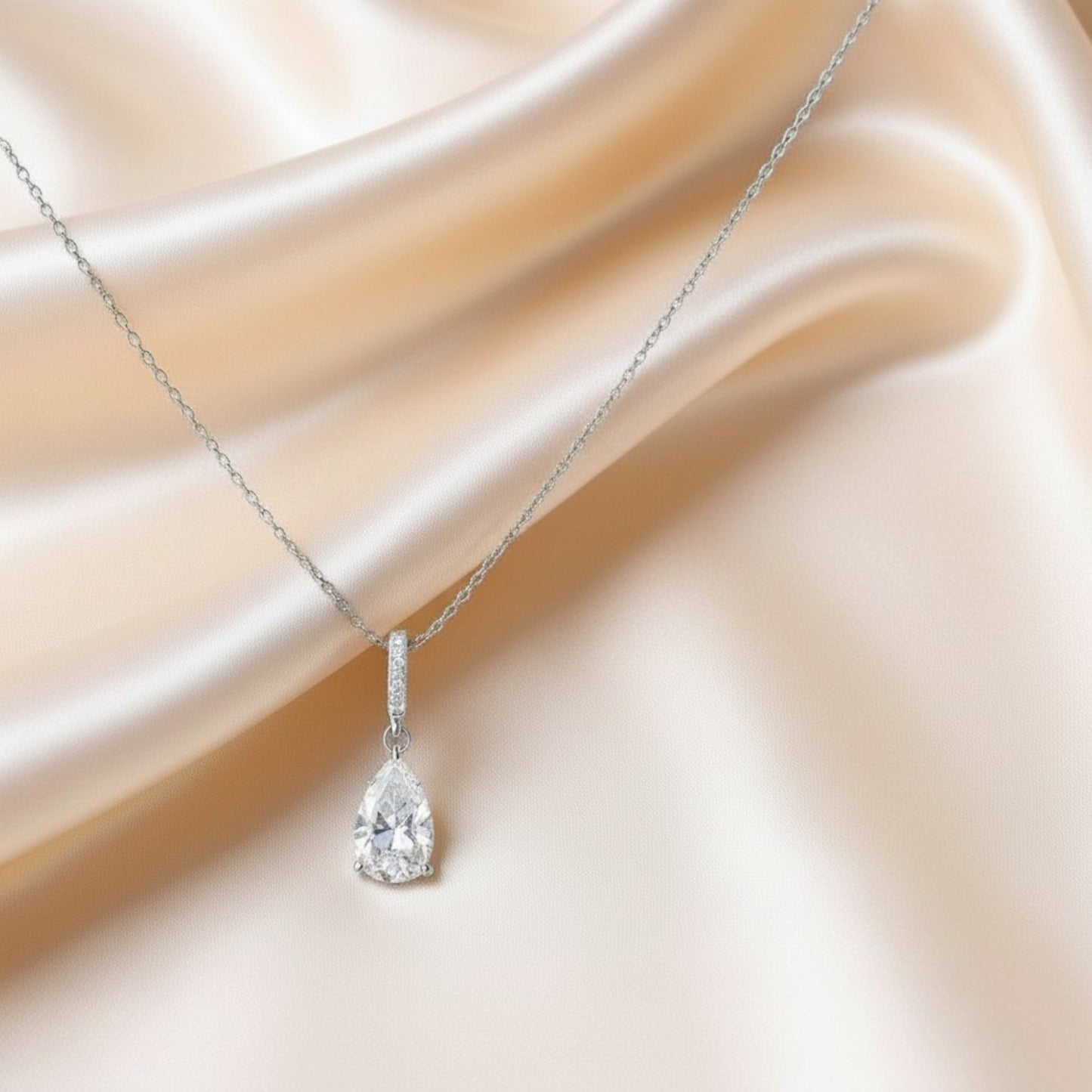 Bridesmaid Teardrop Necklace – Minimal Pearl Jewellery for Bridal Parties