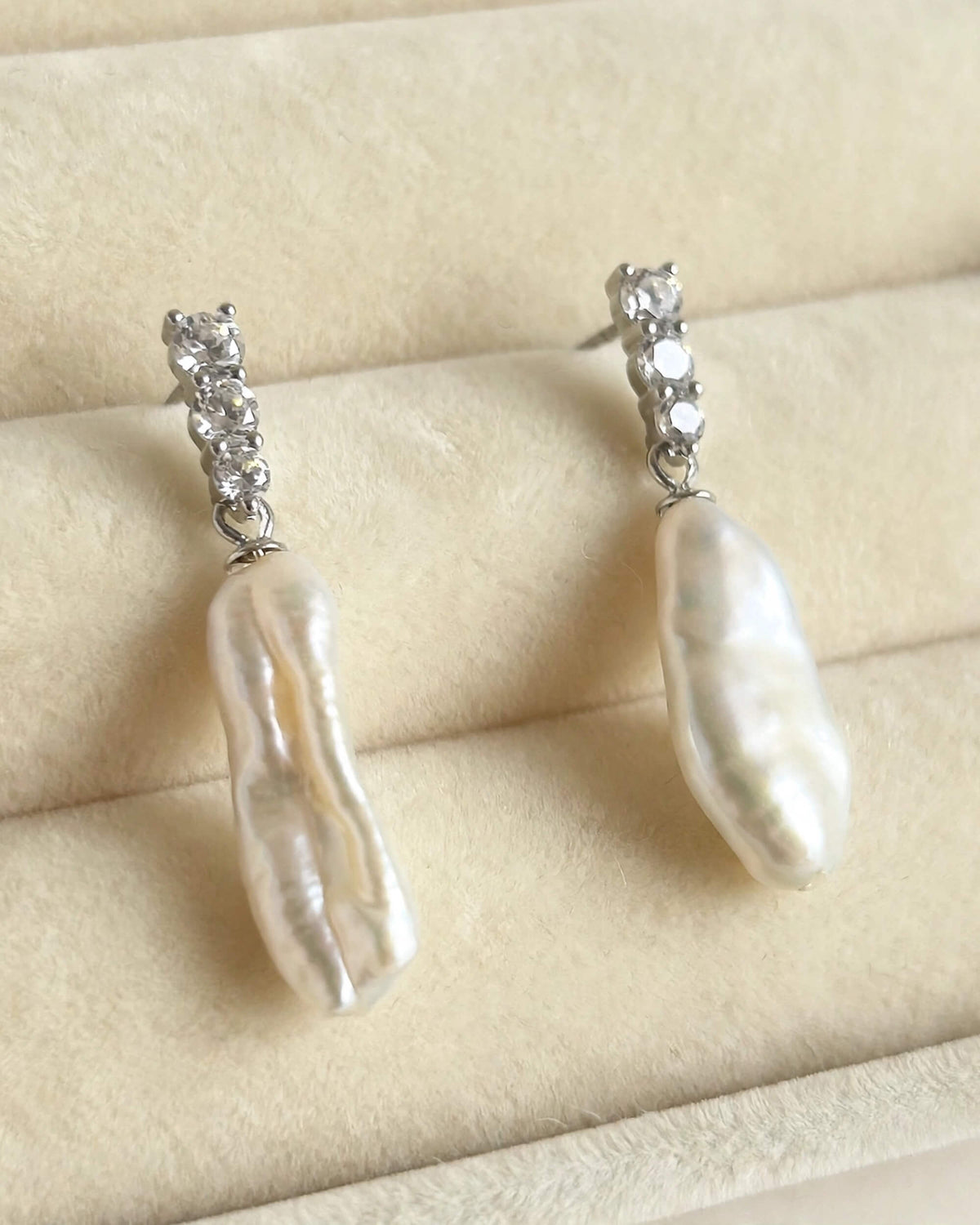 Freshwater Pearl Drop Earrings in S925 Sterling Silver
