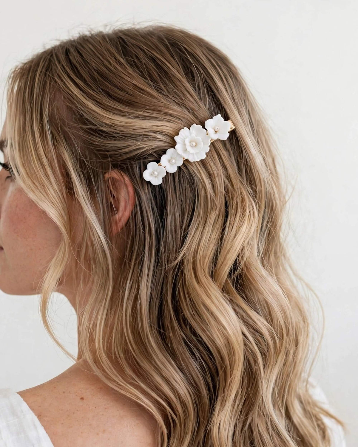 Bridal Hair Clip with Porcelain Flowers and Pearls – Elegant Gold Floral Wedding Accessory
