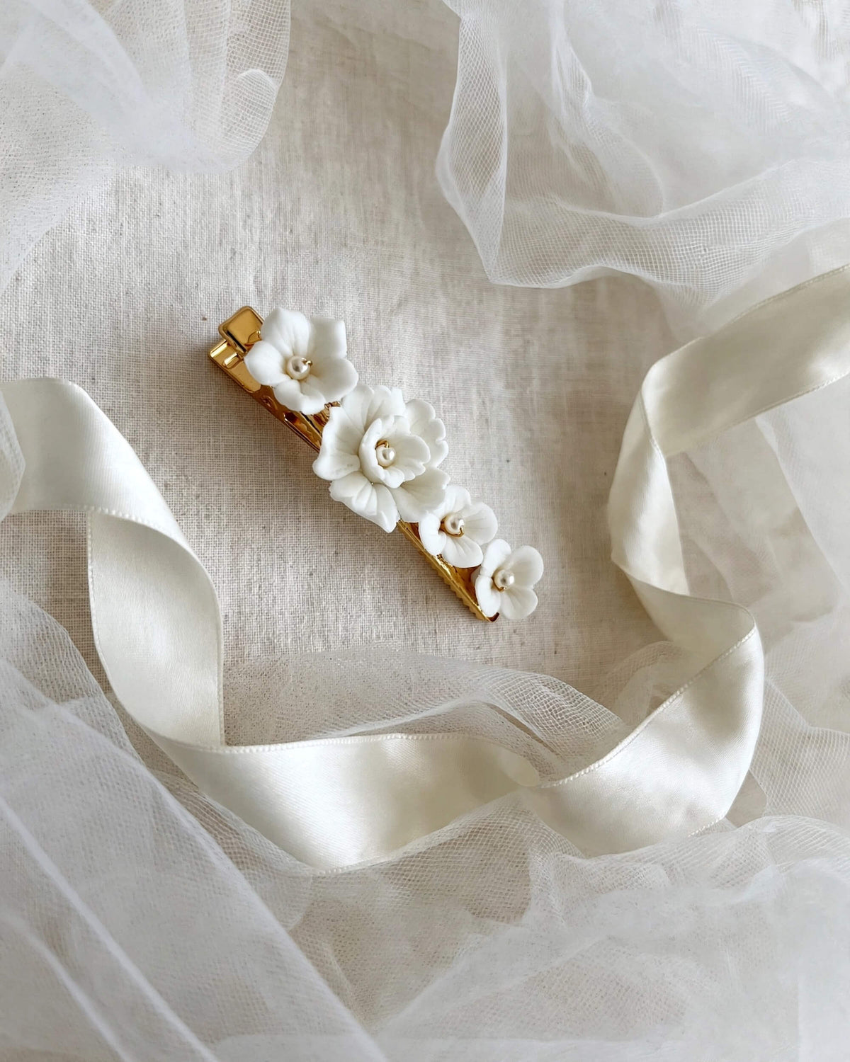 Bridal Hair Clip with Porcelain Flowers and Pearls – Elegant Gold Floral Wedding Accessory