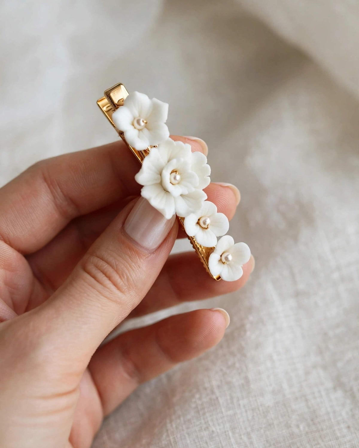 Bridal Hair Clip with Porcelain Flowers and Pearls – Elegant Gold Floral Wedding Accessory