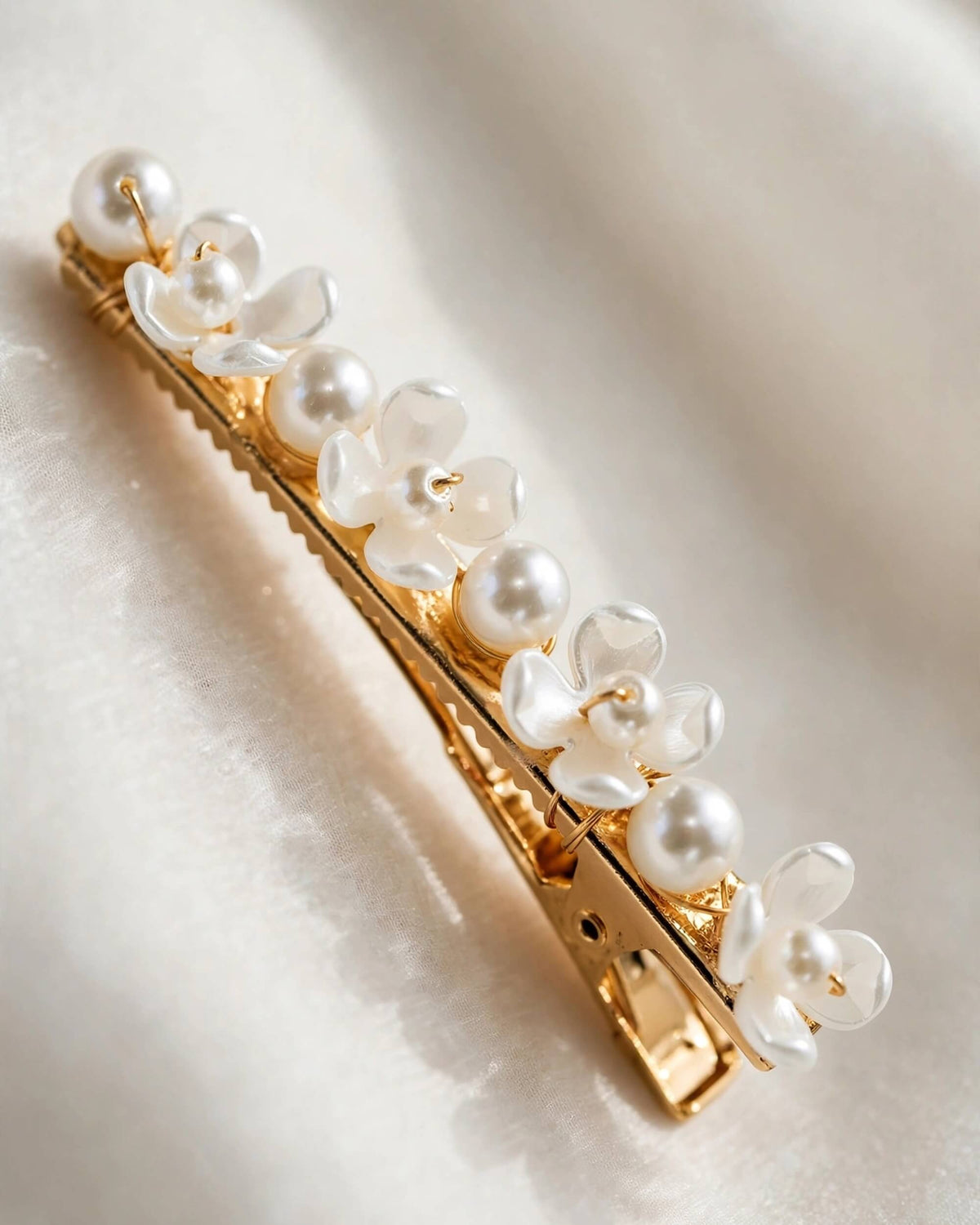 Bridal Hair Clip with Glass Pearls and White Floral Accents – Elegant Gold Wedding Accessory