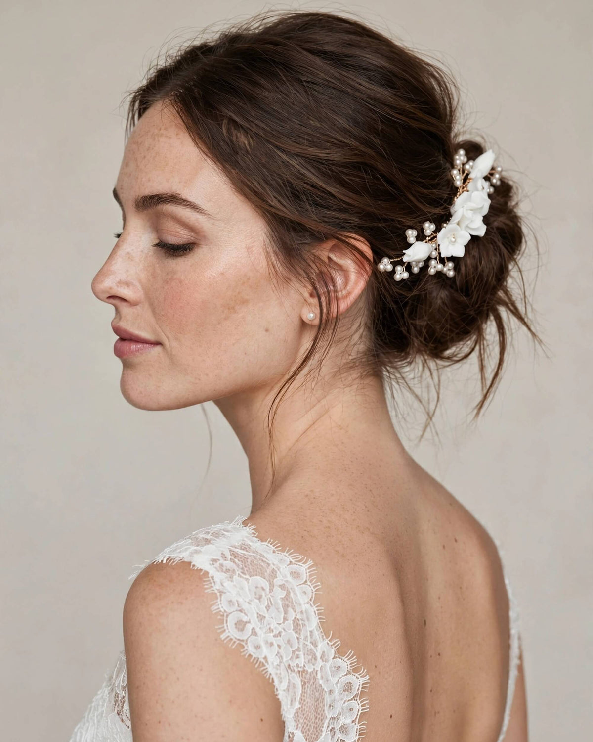 Bridal Hair Comb with Porcelain Flowers & Glass Pearls – Floral Wedding Accessory