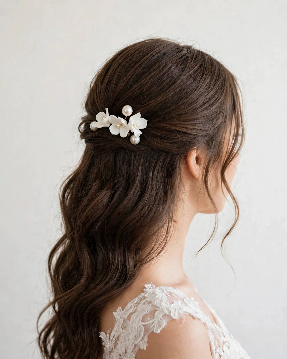 Bridal Hair Comb with Porcelain Flowers & Pearls – Elegant Wedding Accessory