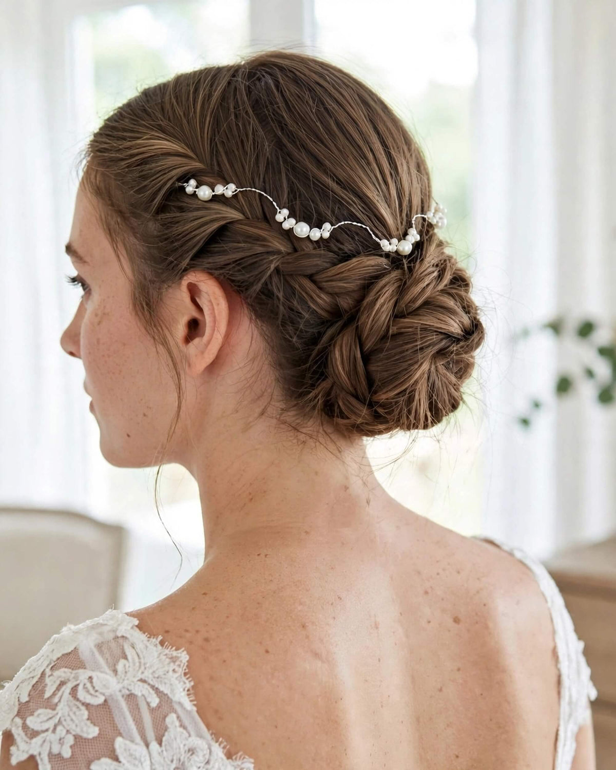 Bridal Hair Vine with Pearl Cluster Design – Elegant Wedding Hair Accessory