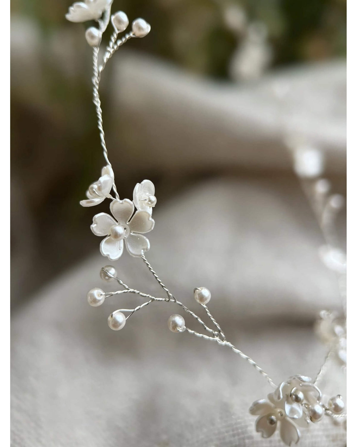 Bridal Hair Vine with Floral Flowers and Premium Glass Pearls – Elegant Wedding Hair Accessory