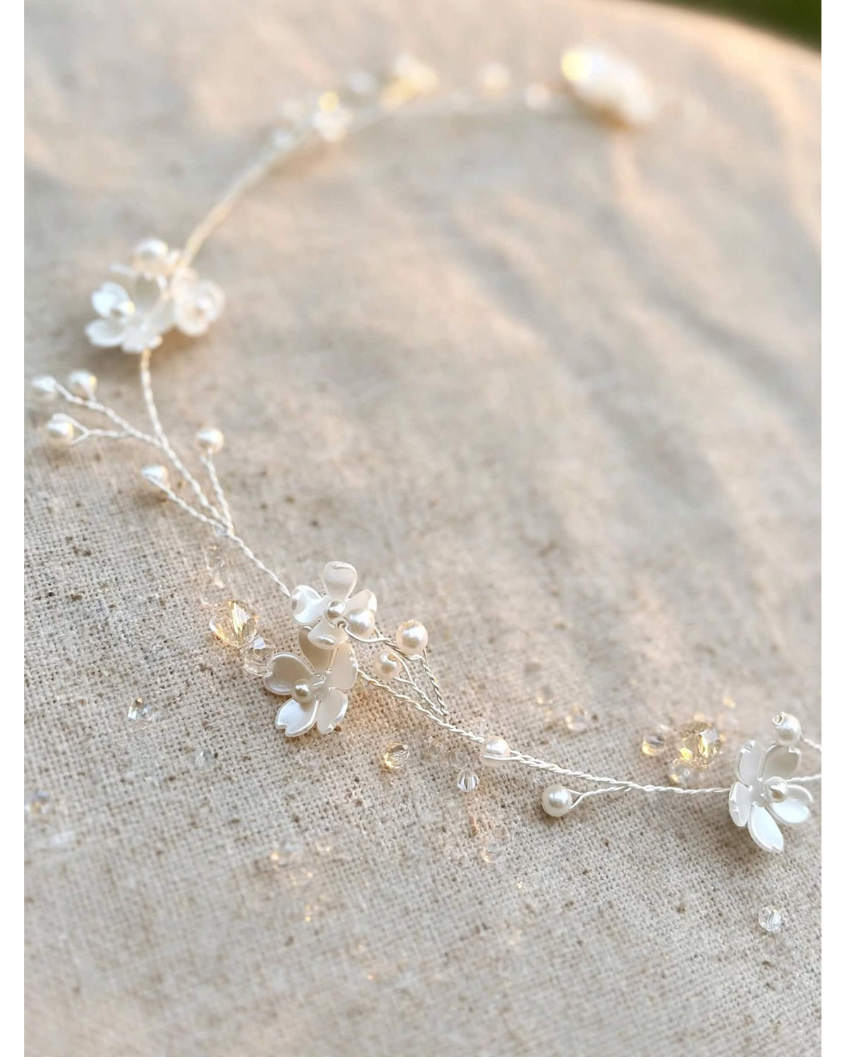 Bridal Hair Vine with Floral Flowers and Premium Glass Pearls – Elegant Wedding Hair Accessory
