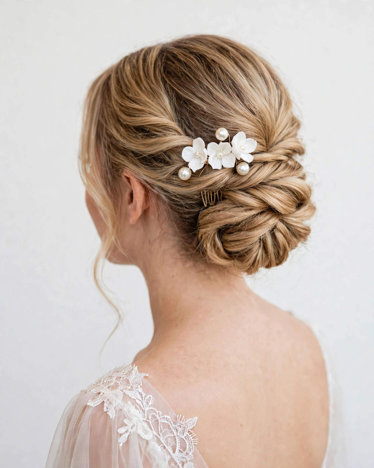 Bridal Hair Comb with Porcelain Flowers & Pearls – Elegant Wedding Accessory